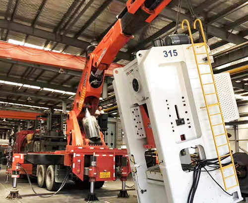 德安县附近随车吊出租，轻松解决运输难题