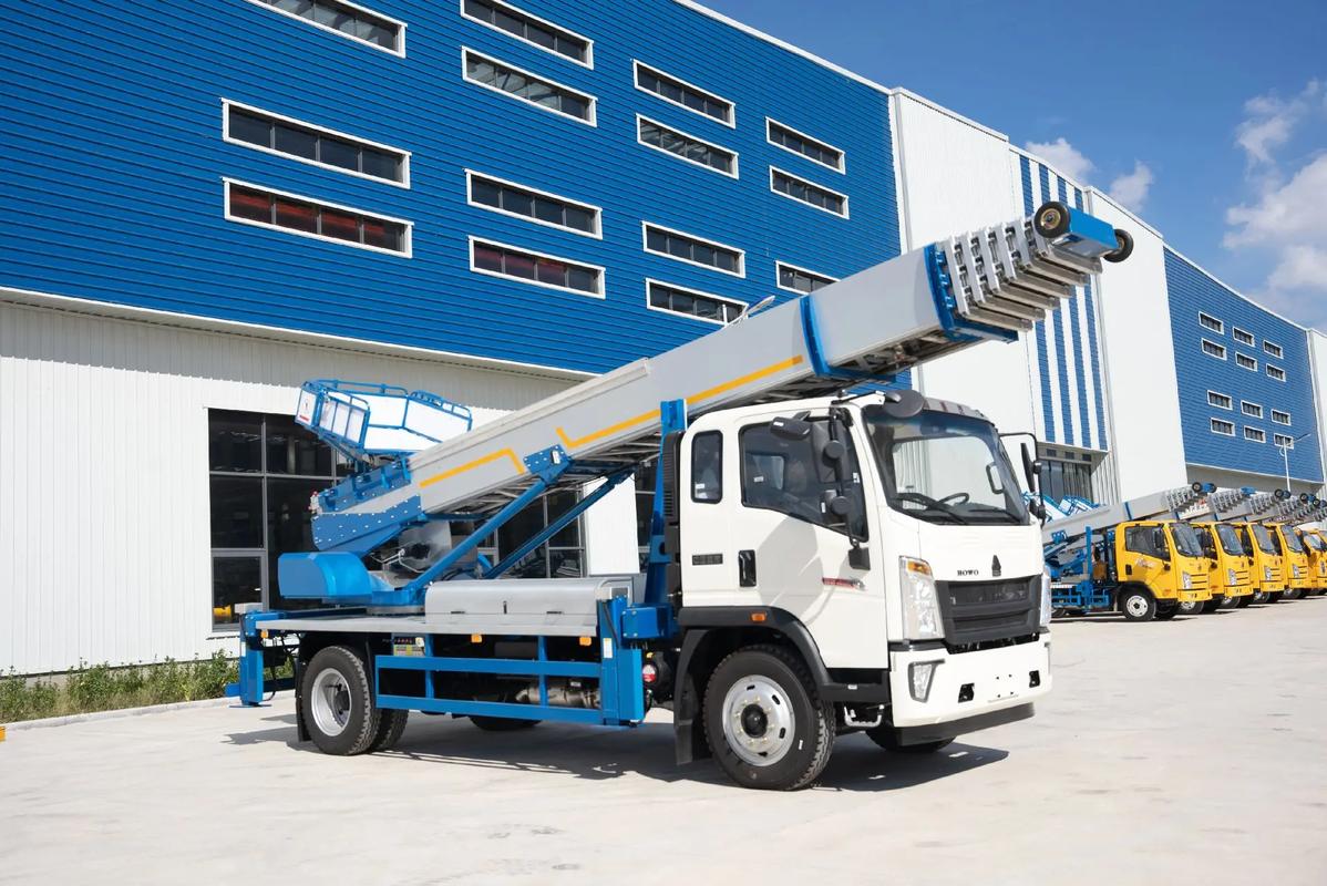 德安县出租云梯车高空作业车 建筑垃圾搬运